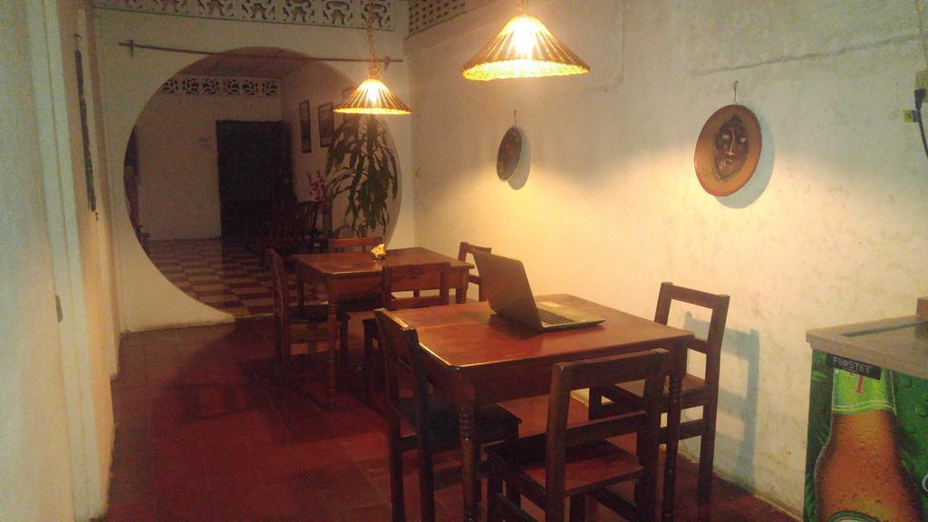 Casa Nica Leon Hostel 外观 照片