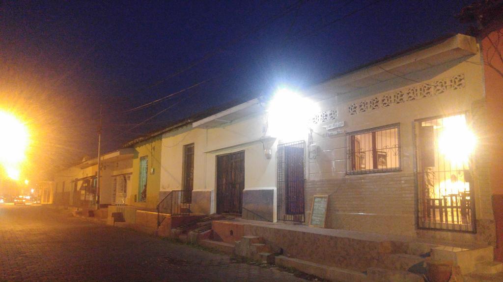 Casa Nica Leon Hostel 外观 照片