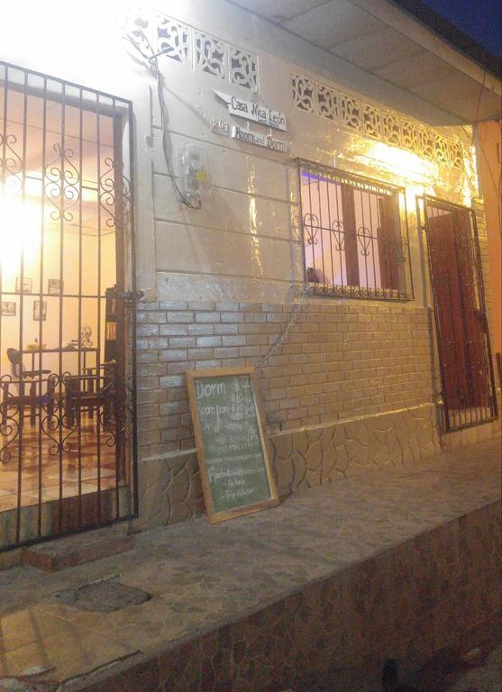 Casa Nica Leon Hostel 外观 照片